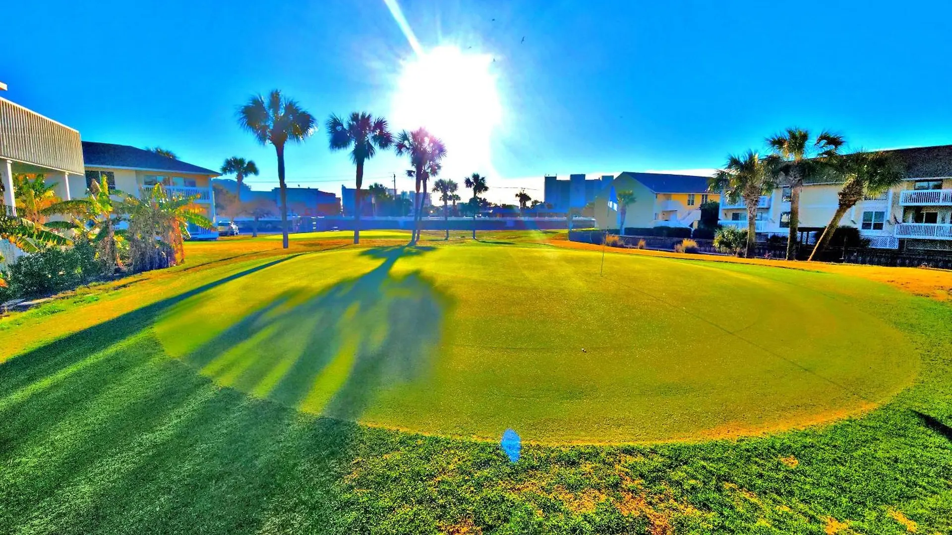 Boathouse Condo, Downtown Destin Harbor, Private Beach Access, Waterfront, On Golf Course, Water Taxi Pickup Holiday home