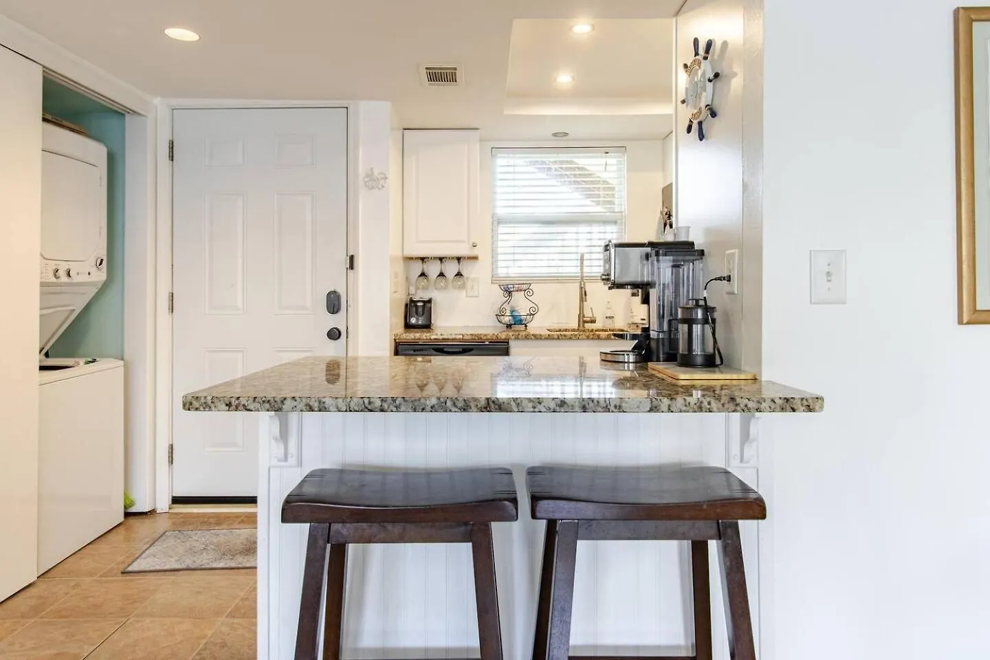 Boathouse Condo, Downtown Destin Harbor, Private Beach Access, Waterfront, On Golf Course, Water Taxi Pickup Holiday home