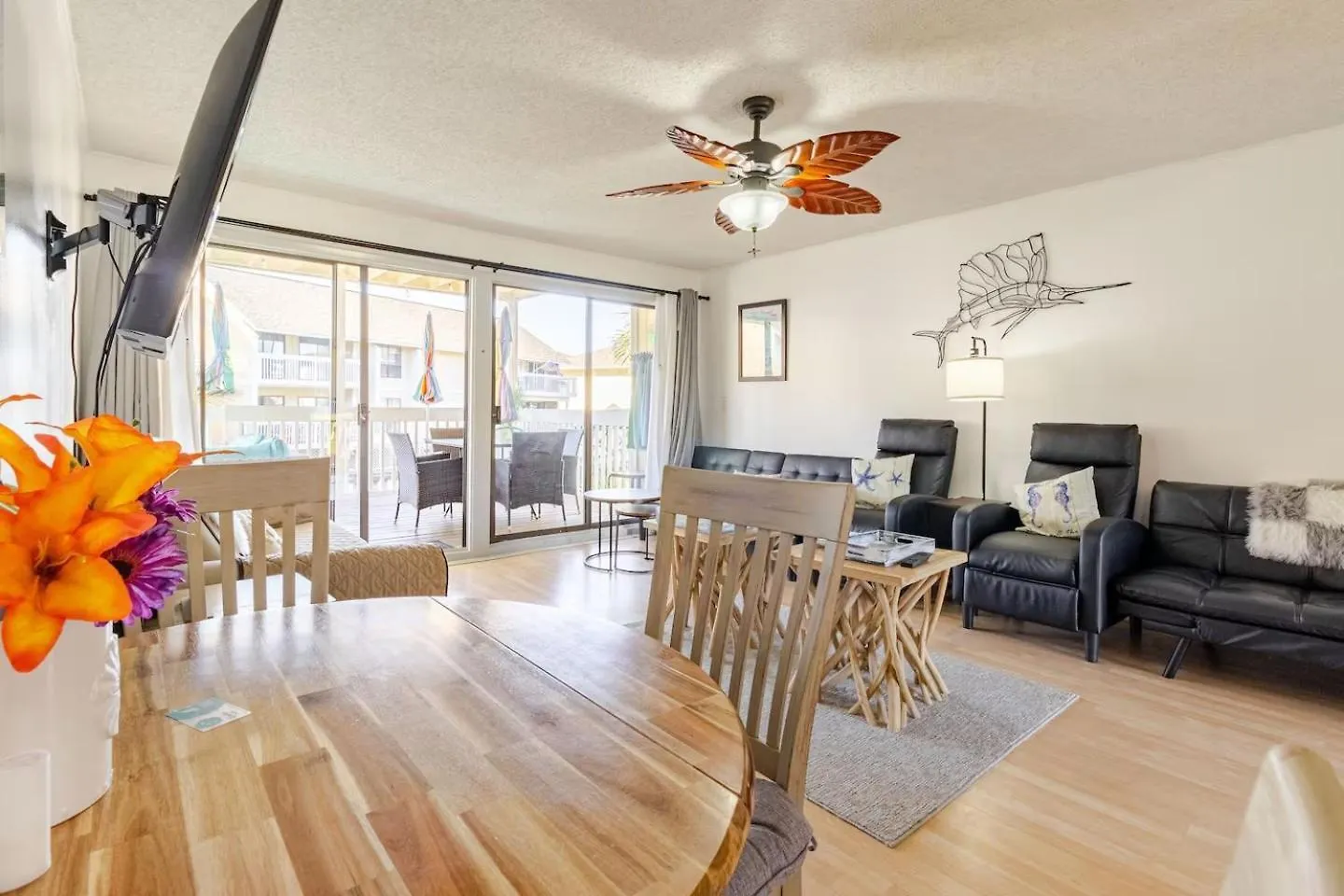 Boathouse Condo, Downtown Destin Harbor, Private Beach Access, Waterfront, On Golf Course, Water Taxi Pickup 0*,
