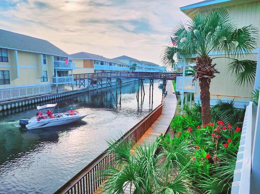 Holiday home Boathouse Condo, Downtown Destin Harbor, Private Beach Access, Waterfront, On Golf Course, Water Taxi Pickup