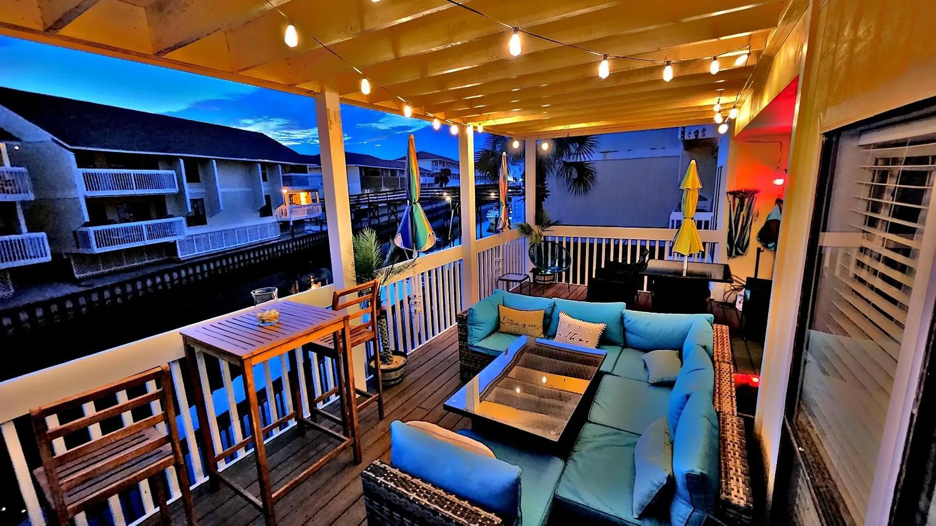 Holiday home Boathouse Condo, Downtown Destin Harbor, Private Beach Access, Waterfront, On Golf Course, Water Taxi Pickup United States